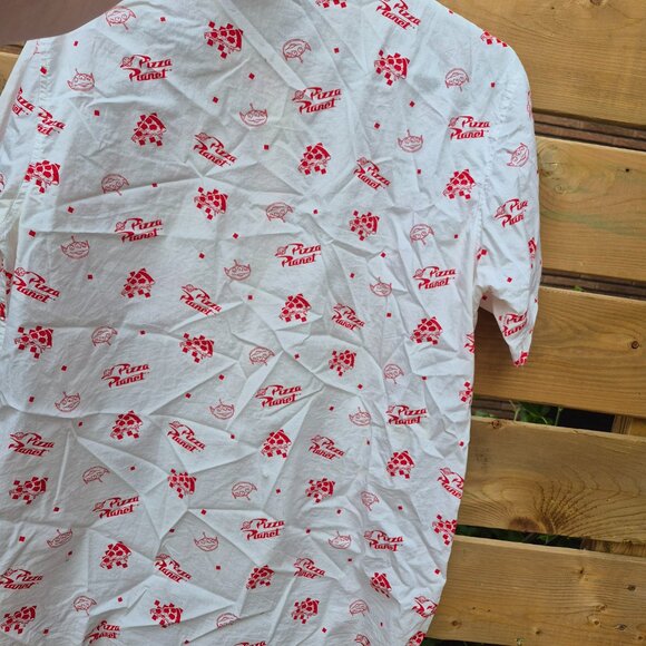 Mens medium Toy Story vintage short sleeved button down Planet button down shirt - Picture 5 of 5